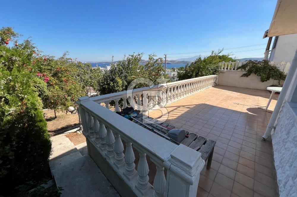 Panoramik Deniz Manzaralı 385 m2 Arsa İçerisinde Dubleks Villa