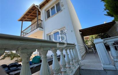 Panoramik Deniz Manzaralı 385 m2 Arsa İçerisinde Dubleks Villa