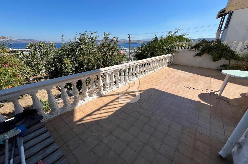 Panoramik Deniz Manzaralı 385 m2 Arsa İçerisinde Dubleks Villa