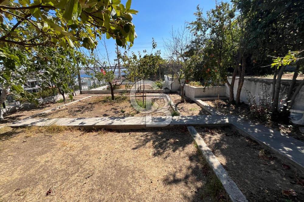 Panoramik Deniz Manzaralı 385 m2 Arsa İçerisinde Dubleks Villa