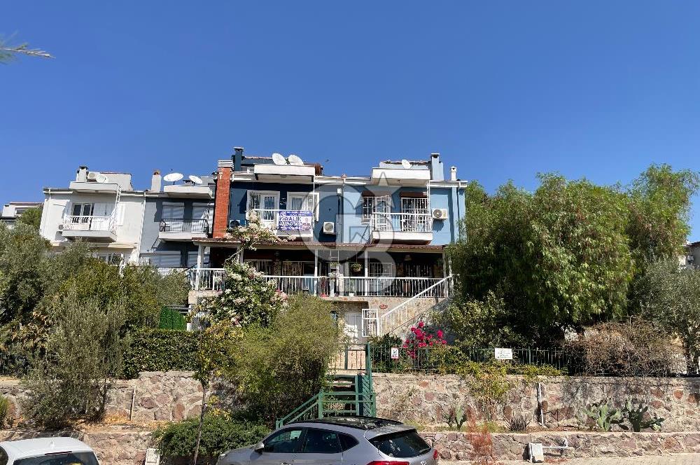 Bornova Atatürk Mahallesi Zümrütevlerde Eşyalı Kiralık 3+1 Villa