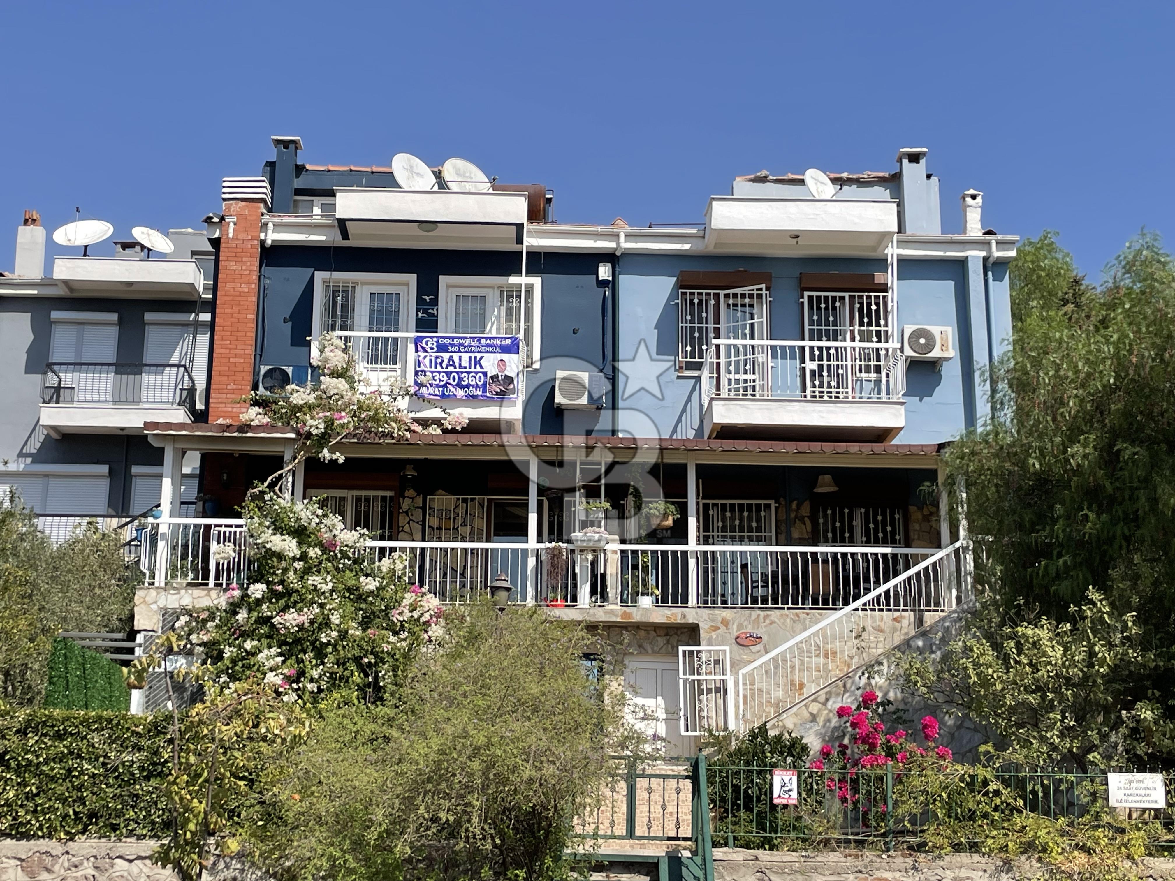 Bornova Atatürk Mahallesi Zümrütevlerde Eşyalı Kiralık 3+1 Villa