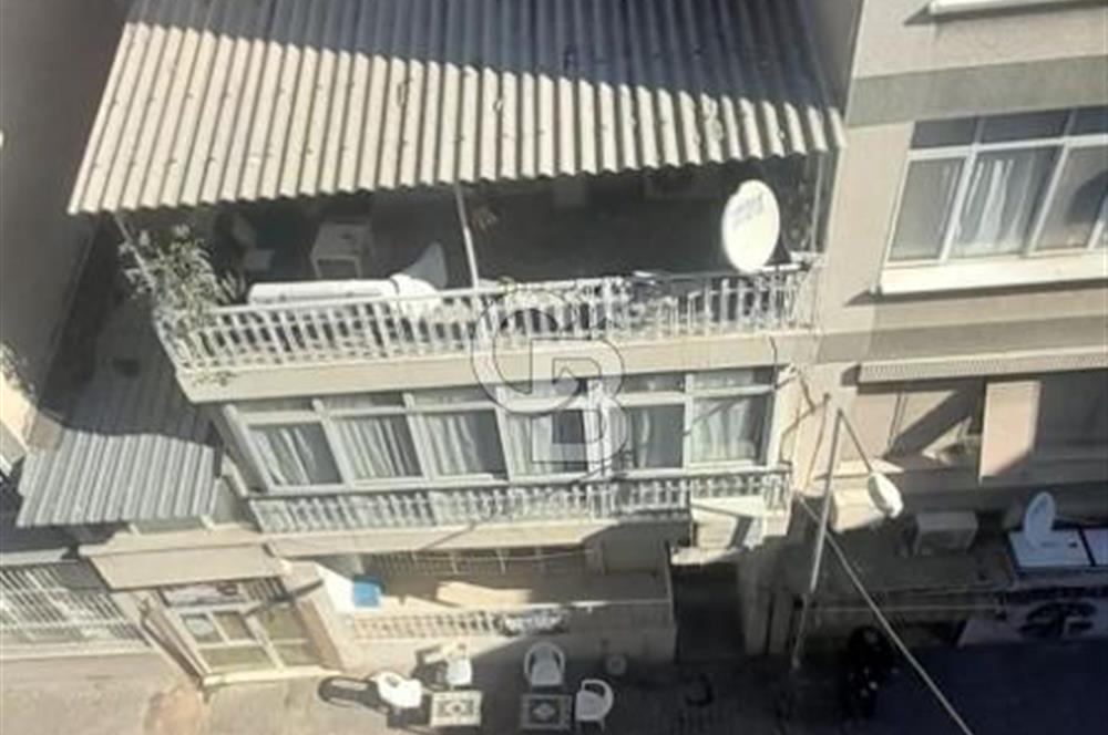 karşıyaka çarşı içinde 1+0 teraslı daire
