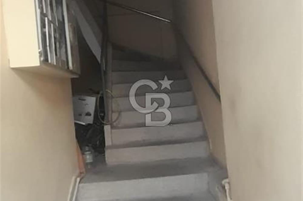 karşıyaka çarşı içinde 1+0 teraslı daire