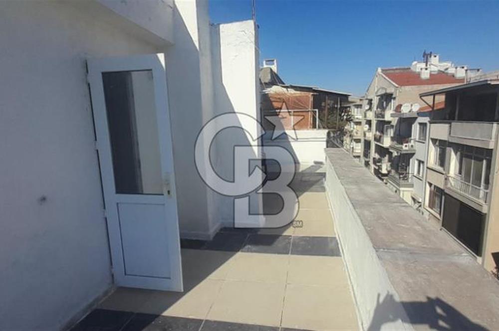karşıyaka çarşı içinde 1+0 teraslı daire