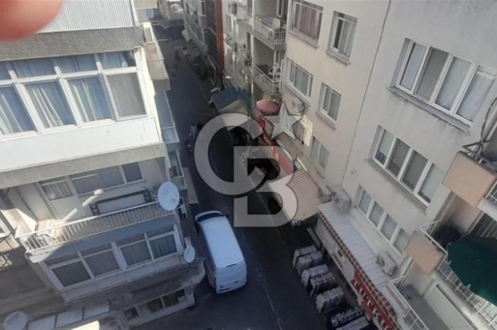 karşıyaka çarşı içinde 1+0 teraslı daire