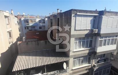 karşıyaka çarşı içinde 1+0 teraslı daire