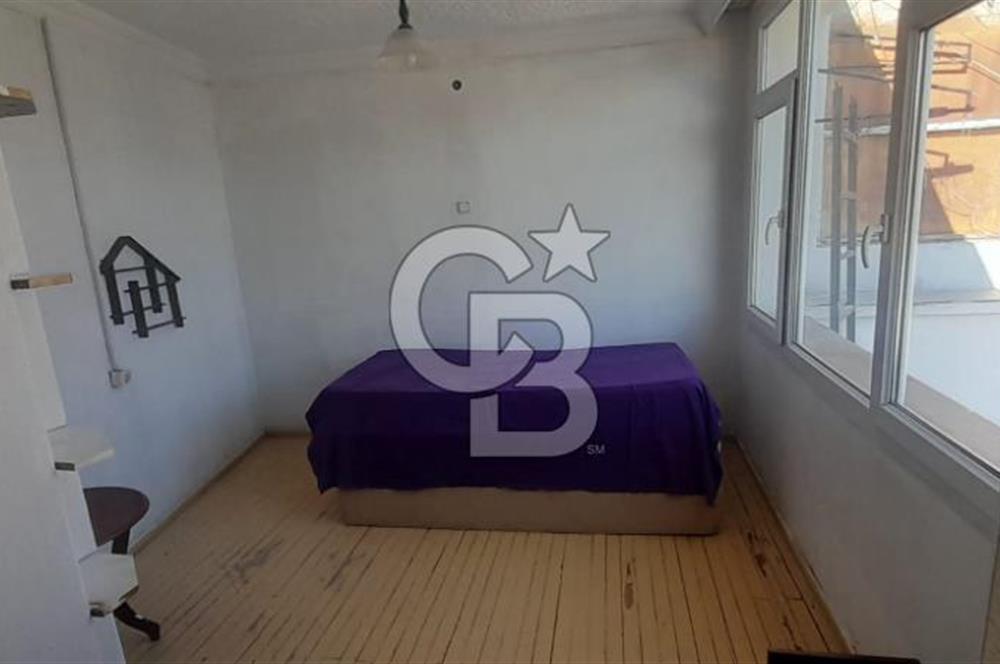 karşıyaka çarşı içinde 1+0 teraslı daire