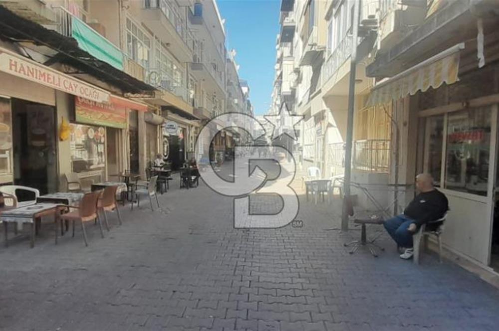 karşıyaka çarşı içinde 1+0 teraslı daire