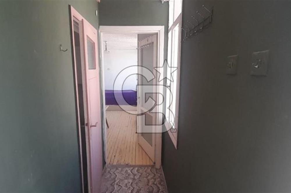 karşıyaka çarşı içinde 1+0 teraslı daire