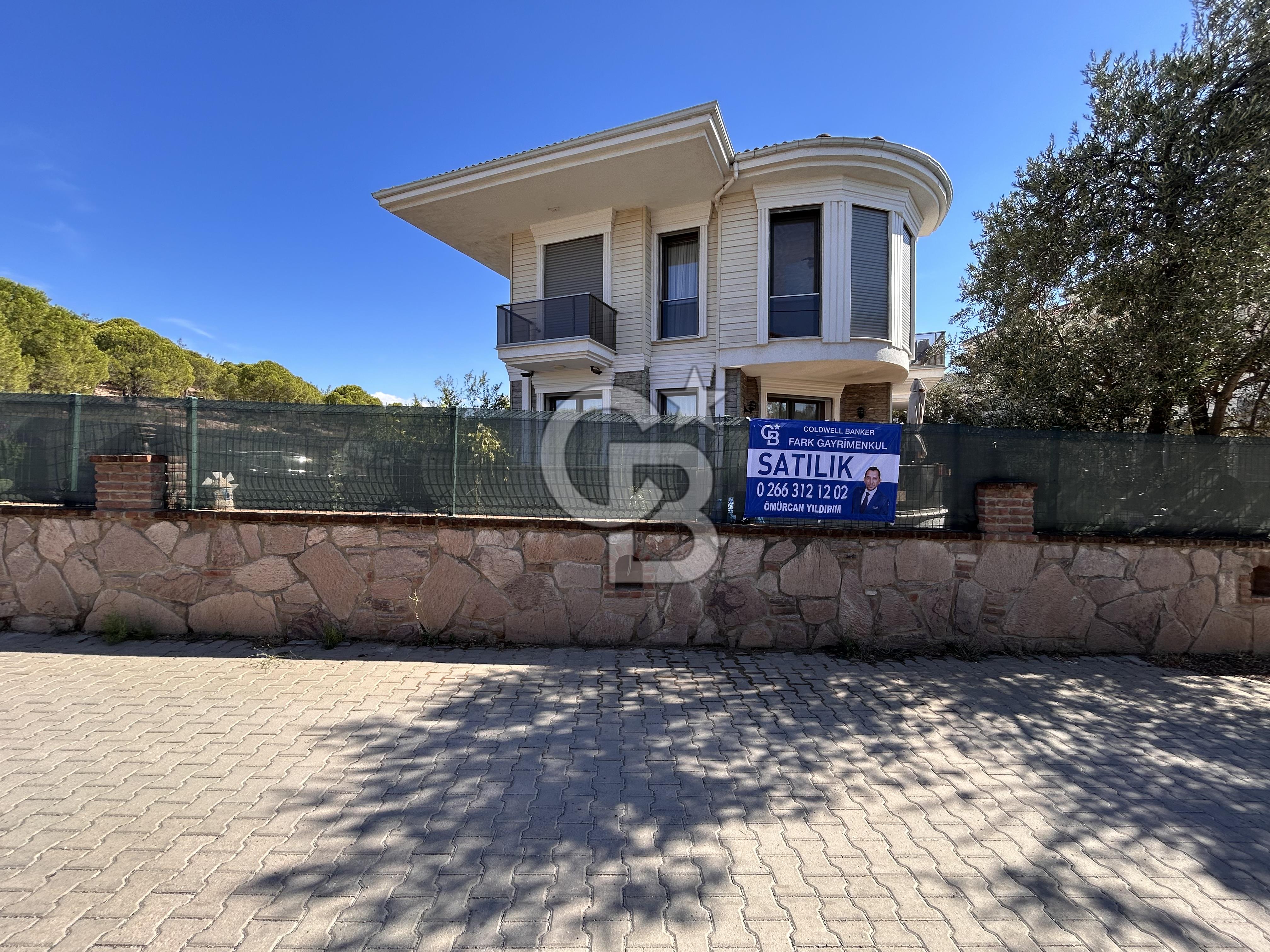Ayvalık Sefa Çamlık’ta Satılık Villa