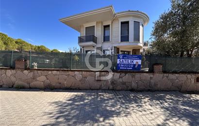Ayvalık Sefa Çamlık’ta Satılık Villa