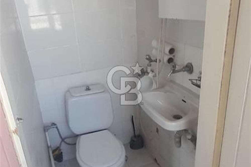 karşıyaka çarşı içinde 1+0 teraslı daire