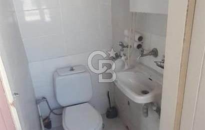 karşıyaka çarşı içinde 1+0 teraslı daire