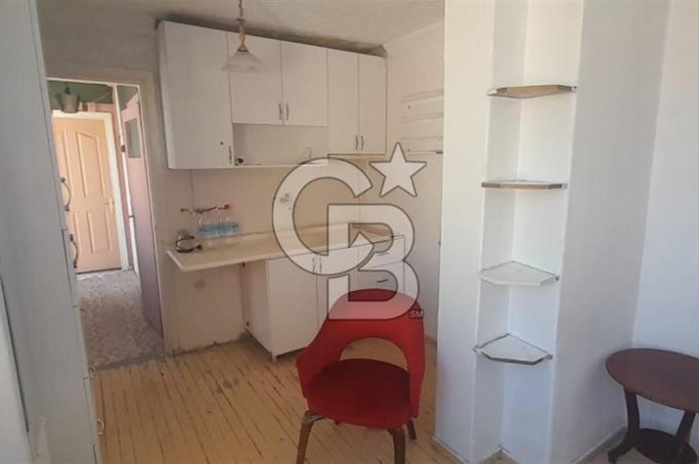 karşıyaka çarşı içinde 1+0 teraslı daire