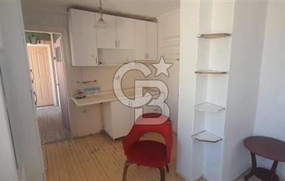 karşıyaka çarşı içinde 1+0 teraslı daire