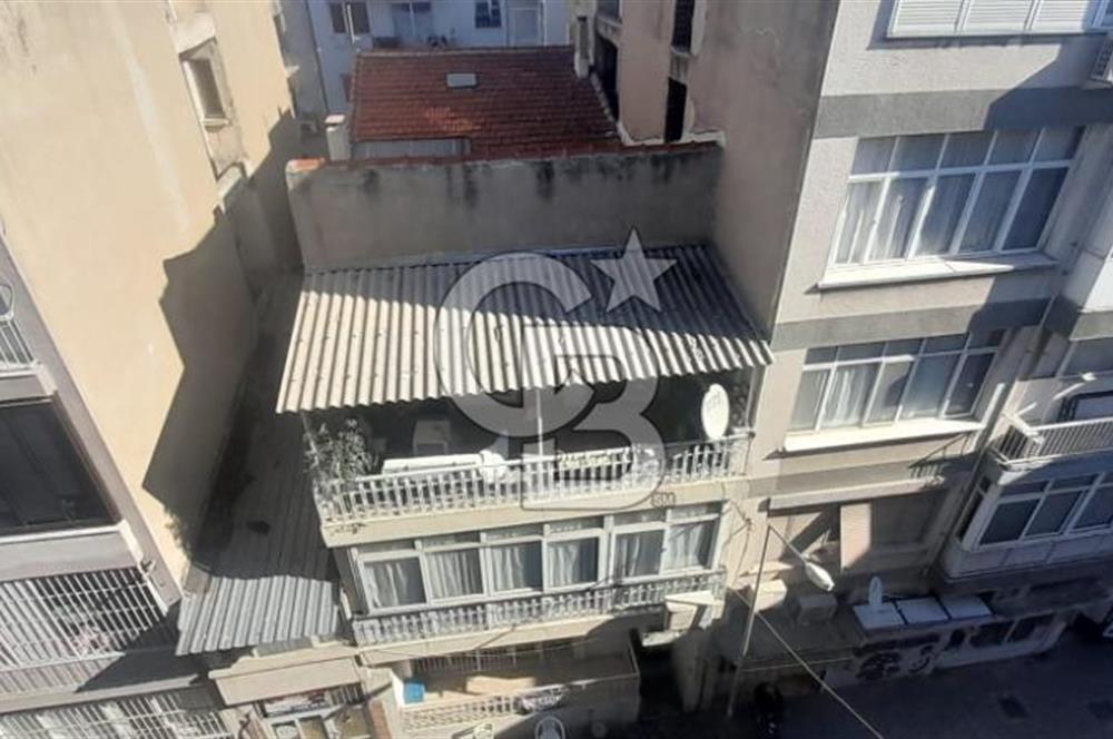 karşıyaka çarşı içinde 1+0 teraslı daire