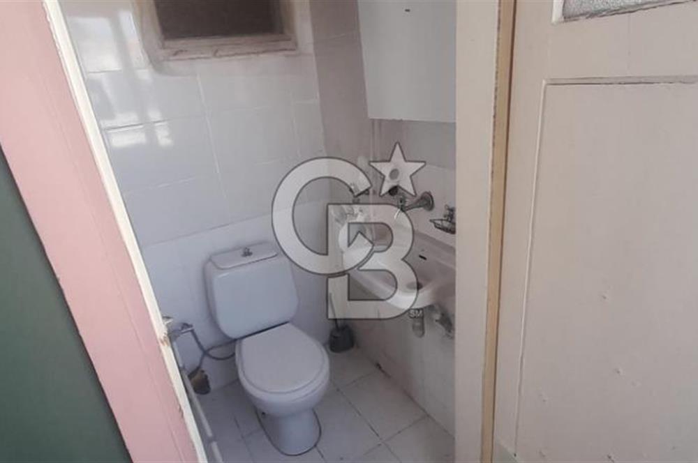 karşıyaka çarşı içinde 1+0 teraslı daire