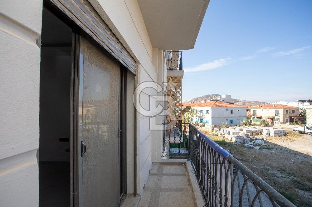 Foça Bağarası Hacıveli Mah. Satılık 2+1 Merkezi Konum Daire