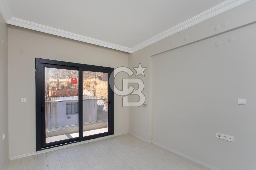 Foça Bağarası Kazım Dirik Mah. Satılık 2+1 Daire