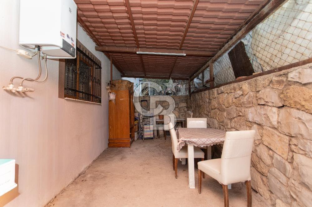 Foça Kazım Dirik Mah. Satılık 2+1 Müstakil Girişli Daire