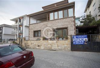 Foça Kazım Dirik Mah. Satılık 2+1 Müstakil Girişli Daire