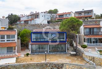 Foça Çanak Sitesi'nde Manzaralı Satılık Lüks Tadilatlı 2+2 Daire