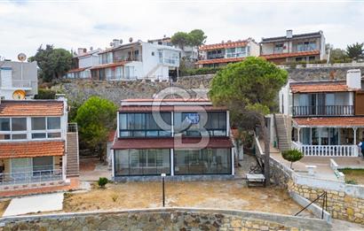Foça Çanak Sitesi'nde Manzaralı Satılık Lüks Tadilatlı 2+2 Daire
