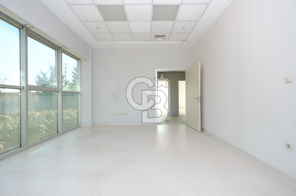 Özlücede Hastane Ruhsatlı 3 Katlı 1400 m2 Kiralık Komple Bina