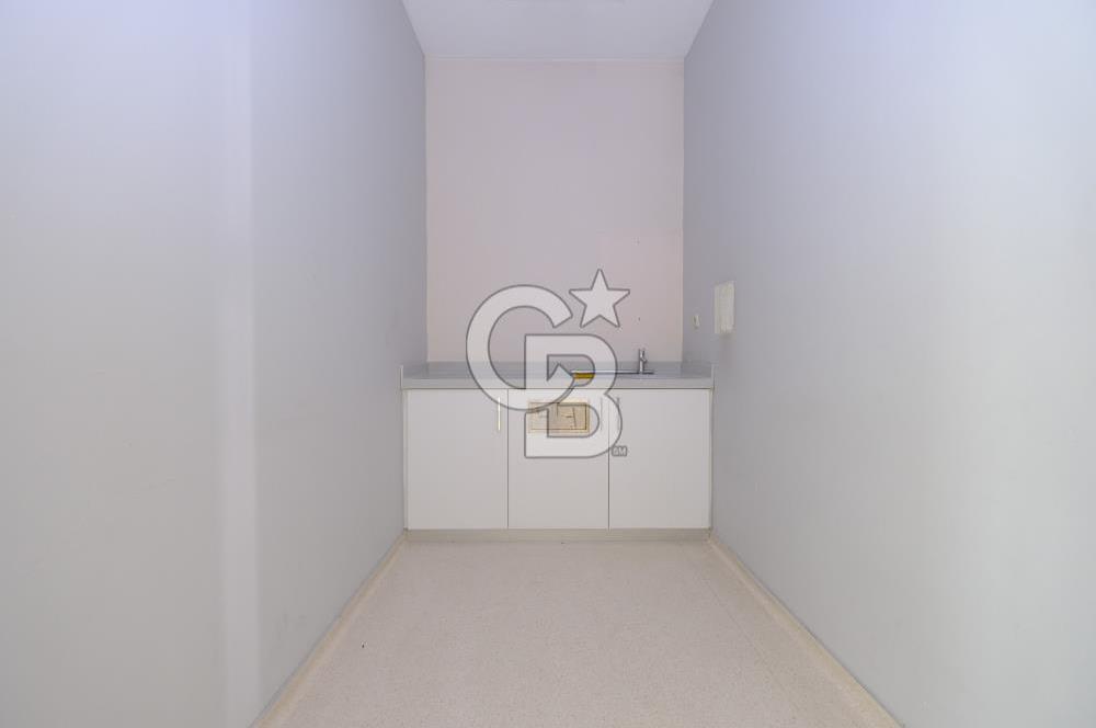 Özlücede Hastane Ruhsatlı 3 Katlı 1400 m2 Kiralık Komple Bina