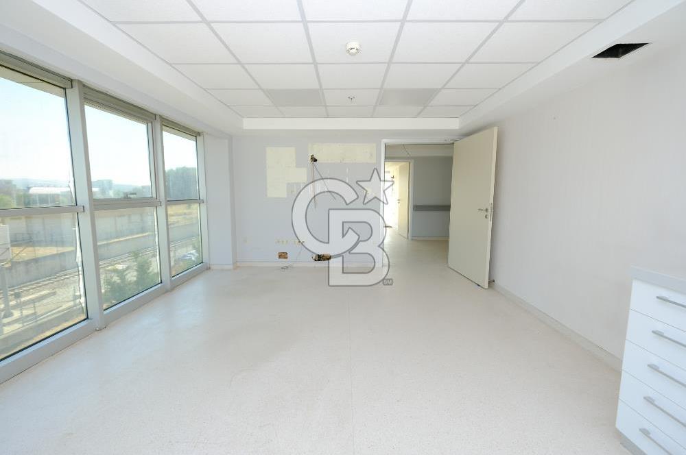 Özlücede Hastane Ruhsatlı 3 Katlı 1400 m2 Kiralık Komple Bina