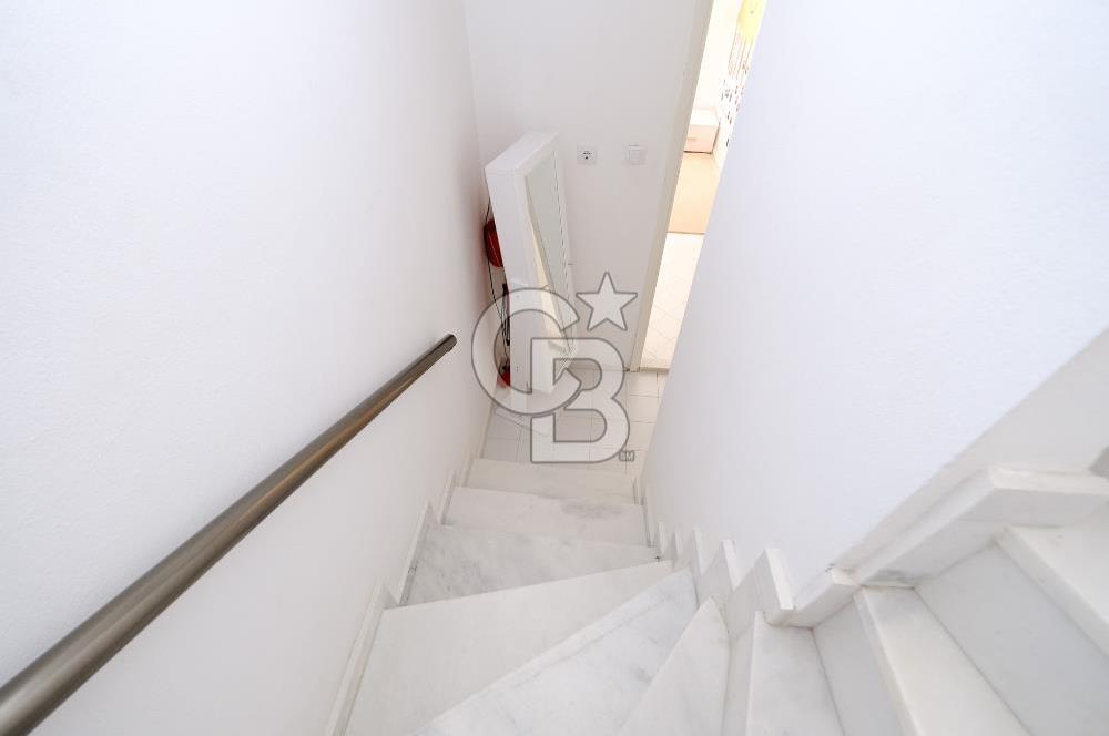 YALOVA ARMUTLUDA DENİZE SIFIR PLAJLI SİTE İÇİ 4+1 SATILIK VİLLA