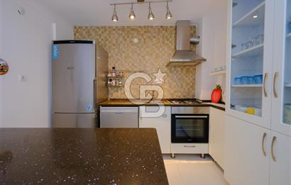YALOVA ARMUTLUDA DENİZE SIFIR PLAJLI SİTE İÇİ 4+1 SATILIK VİLLA