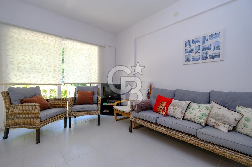 YALOVA ARMUTLUDA DENİZE SIFIR PLAJLI SİTE İÇİ 4+1 SATILIK VİLLA