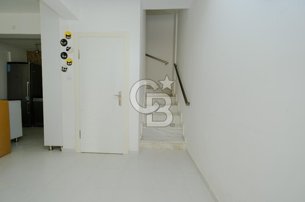 YALOVA ARMUTLUDA DENİZE SIFIR PLAJLI SİTE İÇİ 4+1 SATILIK VİLLA