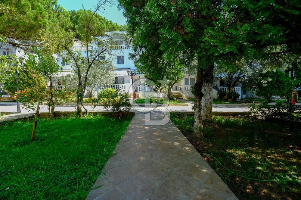 YALOVA ARMUTLUDA DENİZE SIFIR PLAJLI SİTE İÇİ 4+1 SATILIK VİLLA