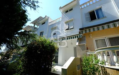 YALOVA ARMUTLUDA DENİZE SIFIR PLAJLI SİTE İÇİ 4+1 SATILIK VİLLA