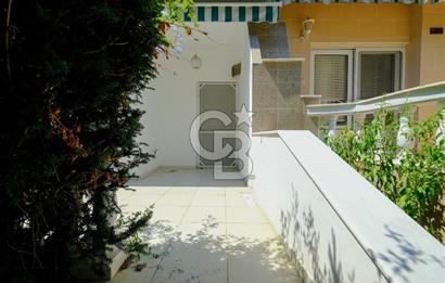 YALOVA ARMUTLUDA DENİZE SIFIR PLAJLI SİTE İÇİ 4+1 SATILIK VİLLA