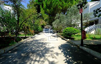 YALOVA ARMUTLUDA DENİZE SIFIR PLAJLI SİTE İÇİ 4+1 SATILIK VİLLA