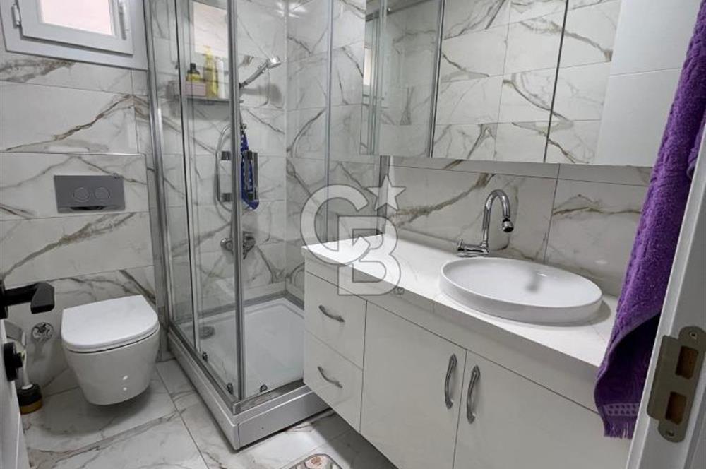 Foça Çanak Sitesi'nde Manzaralı Satılık Lüks Tadilatlı 2+2 Daire