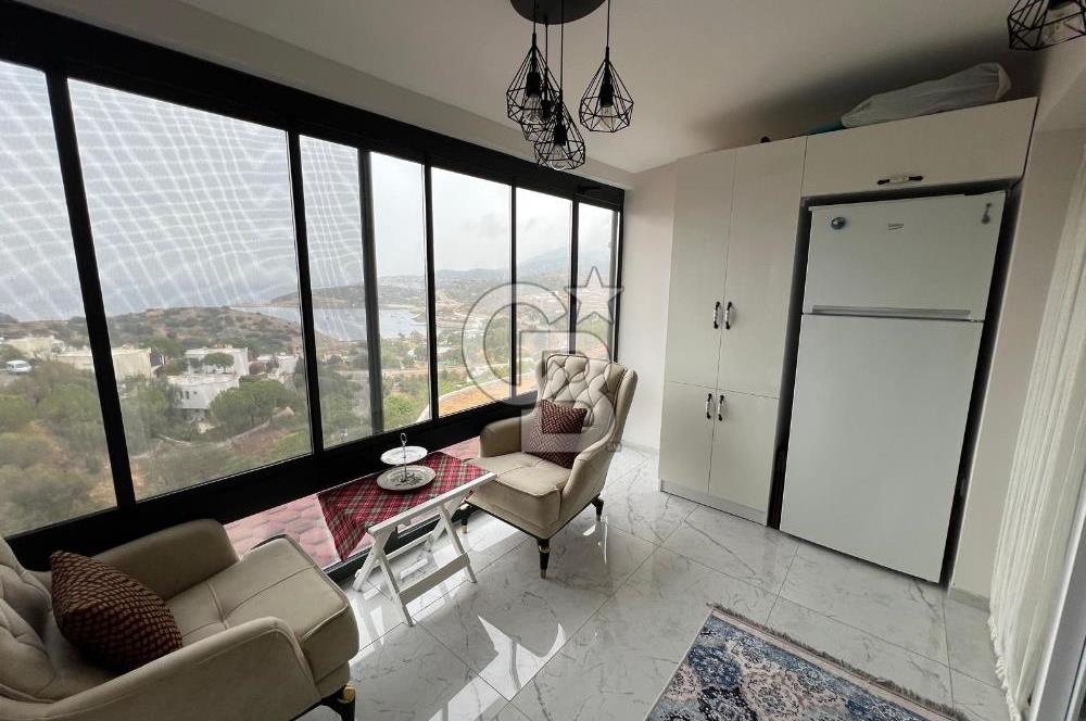 Foça Çanak Sitesi'nde Manzaralı Satılık Lüks Tadilatlı 2+2 Daire