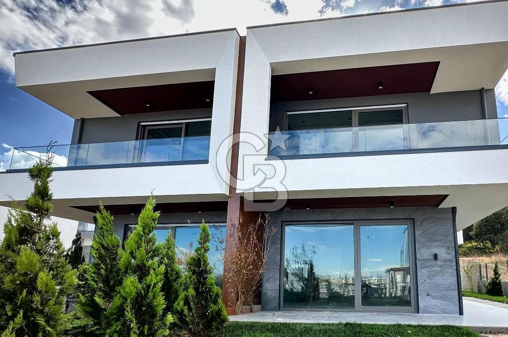 BURSA NİLÜFER KAYAPA'DA MODERN MİMARİLİ LÜKS VİLLA