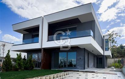 BURSA NİLÜFER KAYAPA'DA MODERN MİMARİLİ LÜKS VİLLA
