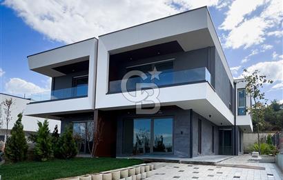 BURSA NİLÜFER KAYAPA'DA MODERN MİMARİLİ LÜKS VİLLA