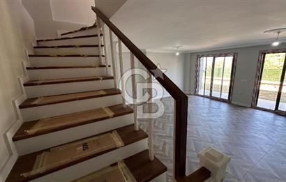 Karaburun Saip'te Deniz Manzaralı Geniş Bahçeli 3+1 Tripleks