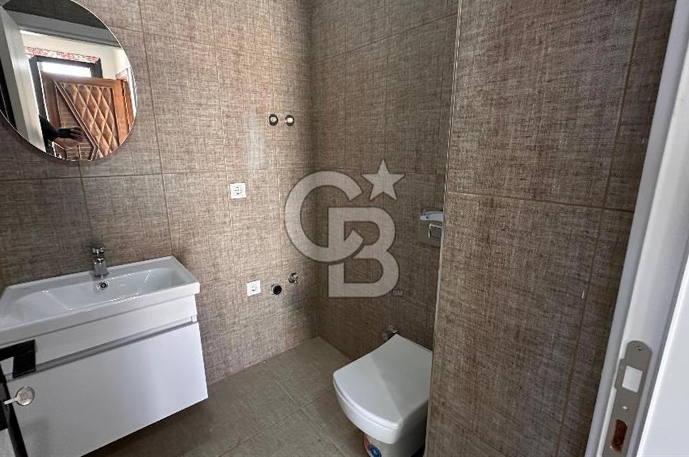 Karaburun Saip'te Deniz Manzaralı Geniş Bahçeli 3+1 Tripleks