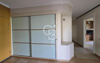 YAŞAMKENT'TE KONUTKENT YANI HAVUZLU SİTEDE 4+1 190 m2 DAİRE