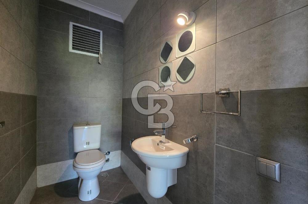 YAŞAMKENT'TE KONUTKENT YANI HAVUZLU SİTEDE 4+1 190 m2 DAİRE