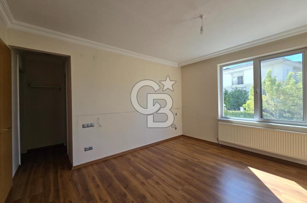YAŞAMKENT'TE KONUTKENT YANI HAVUZLU SİTEDE 4+1 190 m2 DAİRE