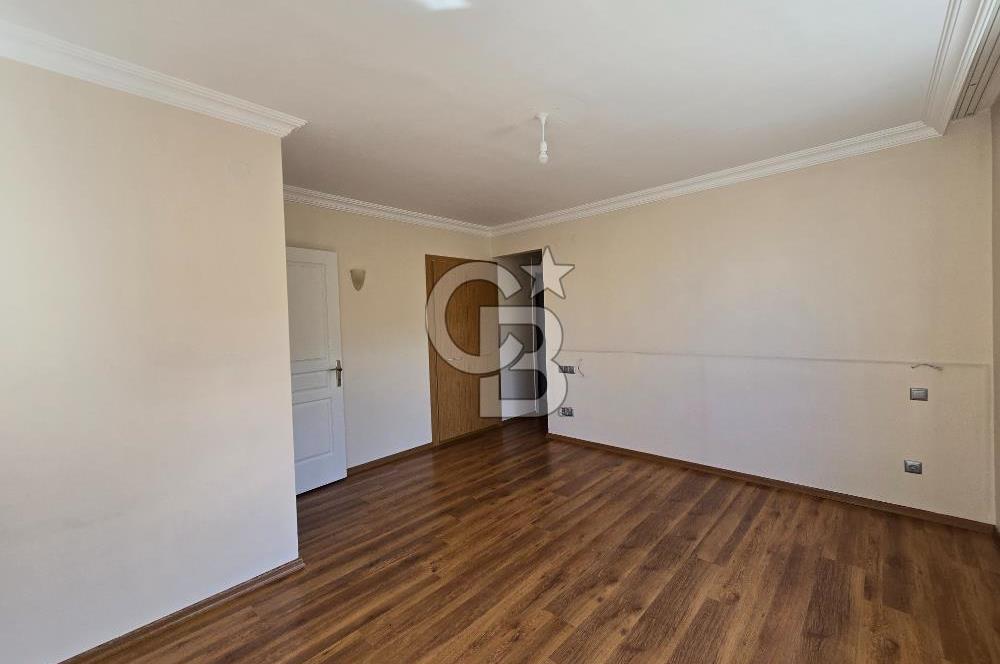 YAŞAMKENT'TE KONUTKENT YANI HAVUZLU SİTEDE 4+1 190 m2 DAİRE